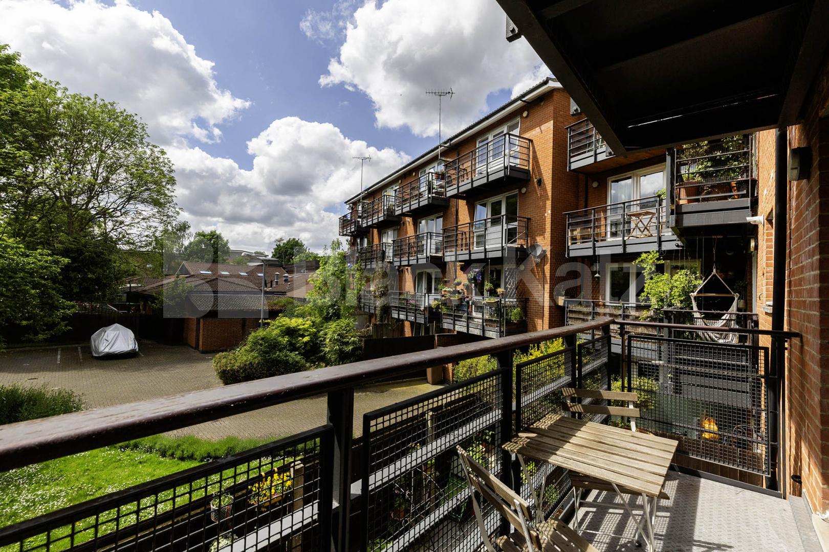 Stunning 2 large double bedroom property located just off Essex Road Ramsey Walk, Islington